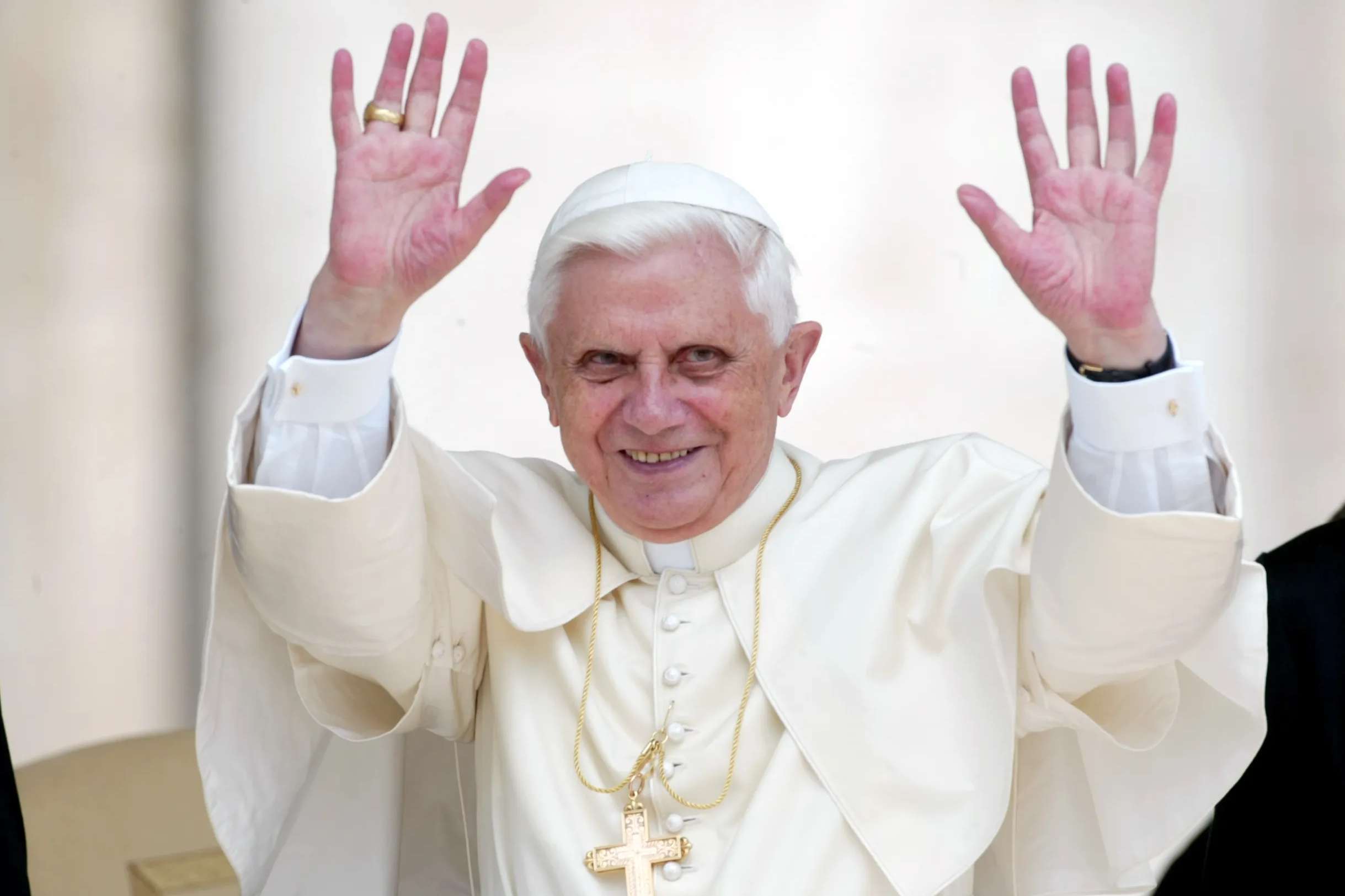 Article image for Unpublished Pope Benedict XVI homilies released in English