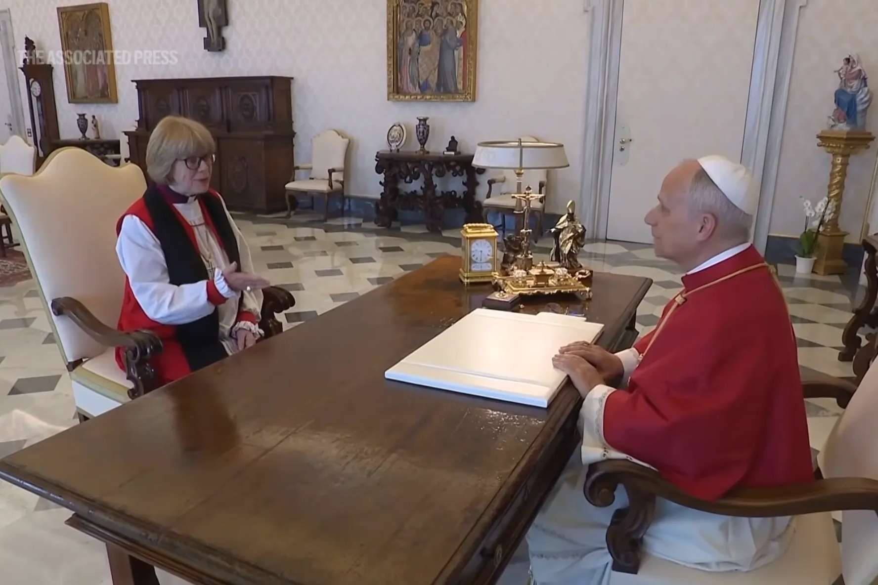 Article image for ‘Continue to work towards overcoming our differences’ Pope Leo meets with Anglican Archbishop Sarah Mullay